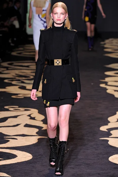 Look 12